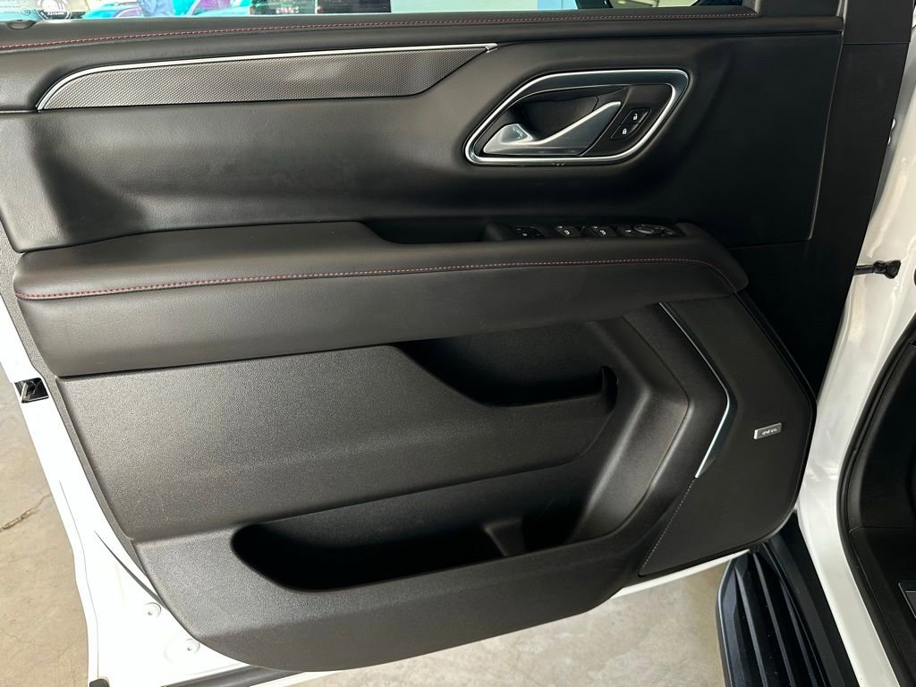 Used 2022 Chevrolet Suburban RST image 12