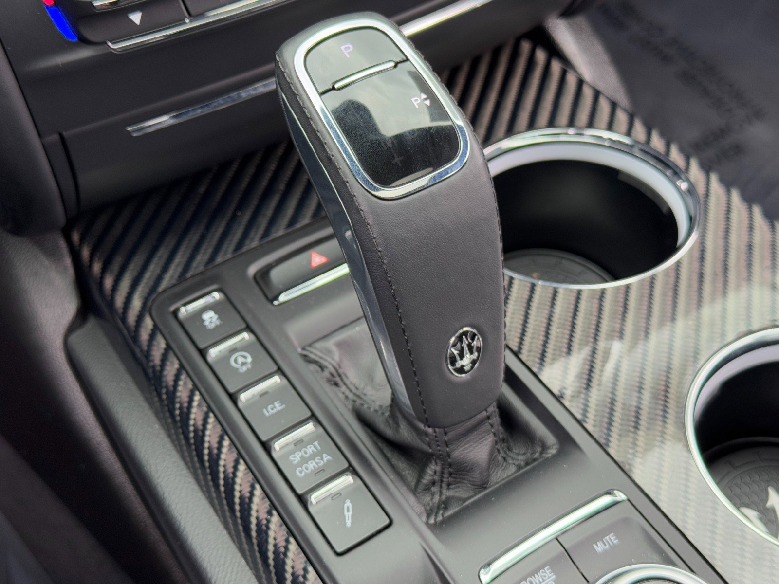 Used 2022 Maserati Ghibli Trofeo image 31