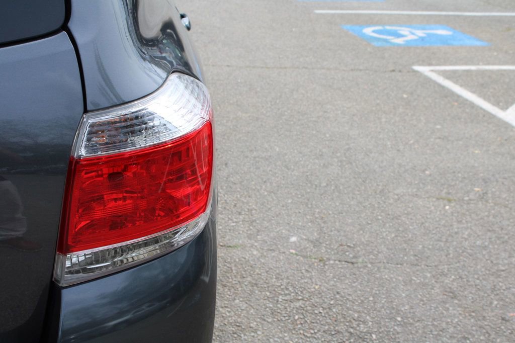 Used 2013 Toyota Highlander Plus w/ Cold Weather Pkg image 18