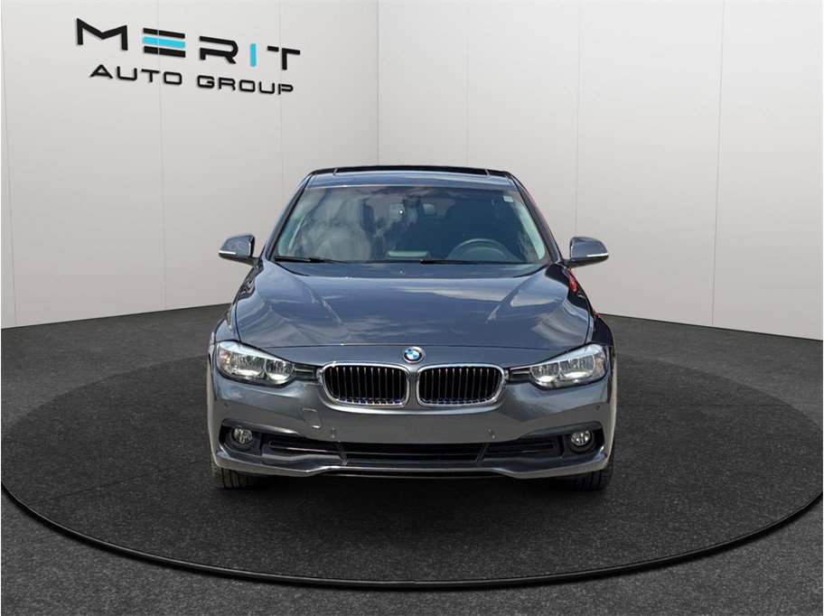 Used 2016 BMW 320i xDrive Sedan AWD/4WD image 3
