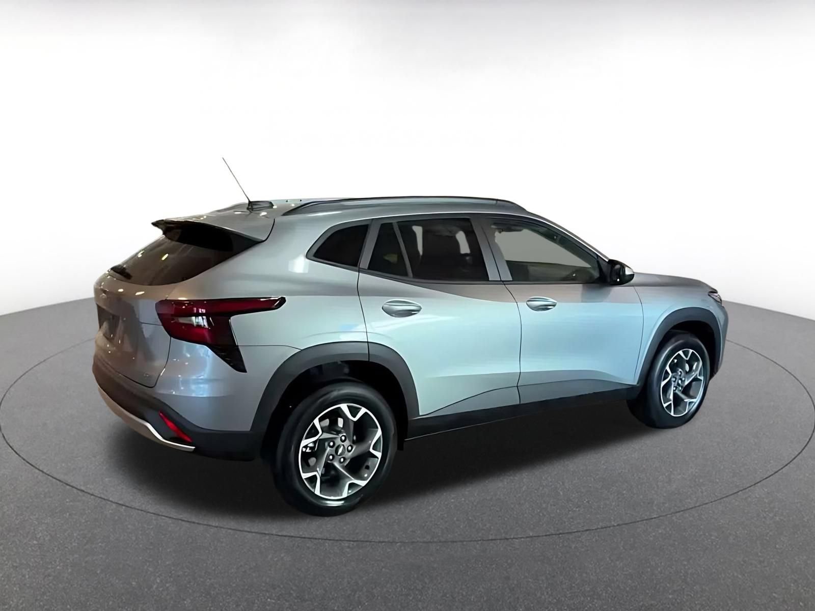 Used 2026 Chevrolet Trax LT FWD image 13