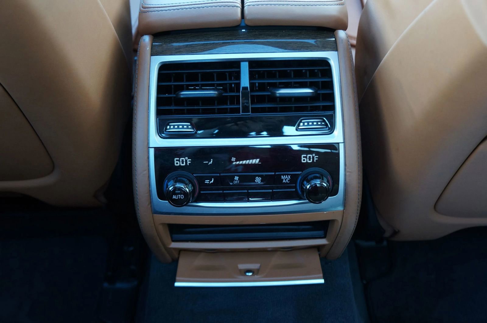 Used 2019 BMW 740e xDrive w/ Executive Package AWD/4WD image 30