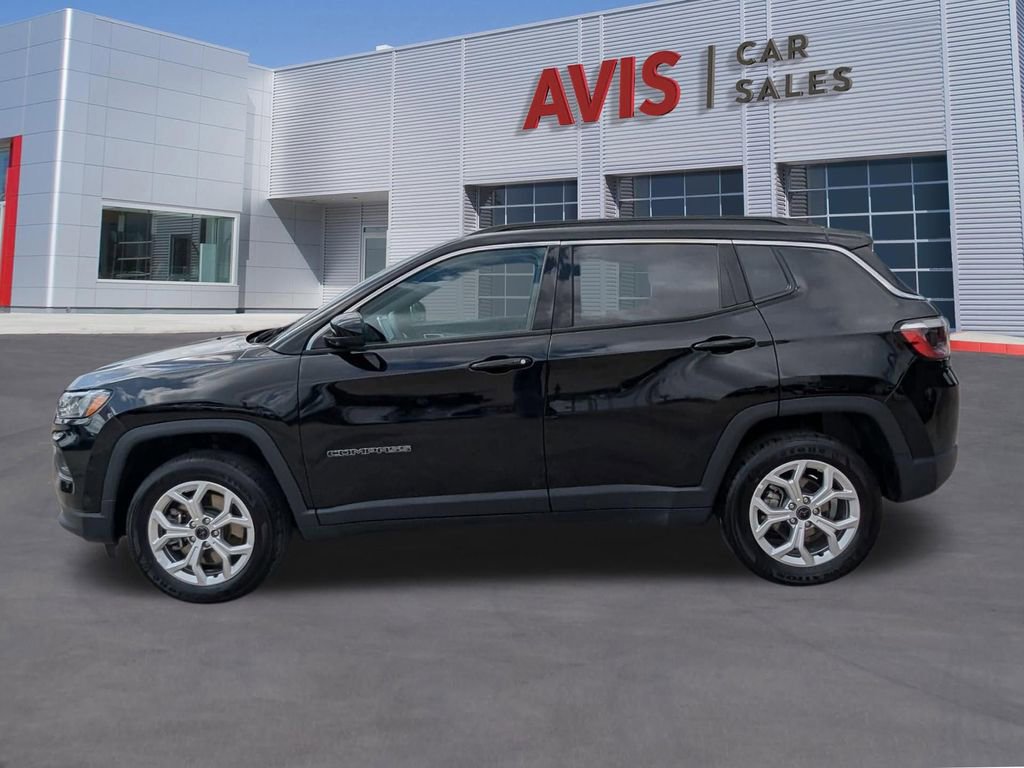 Used 2025 Jeep Compass Latitude w/ Sun & Sound Group image 10