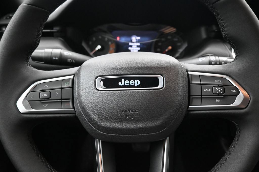 New 2026 Jeep Compass Latitude AWD/4WD image 4