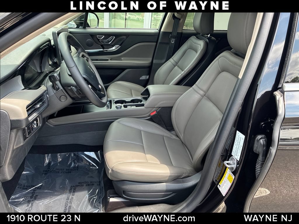 Certified 2025 Lincoln Corsair AWD w/ Equipment Group 101A image 12