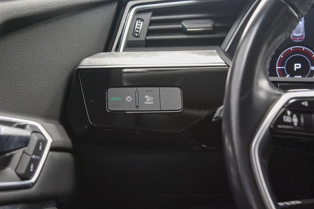 Used 2021 Audi e-tron Premium w/ Convenience Plus Package AWD/4WD image 20
