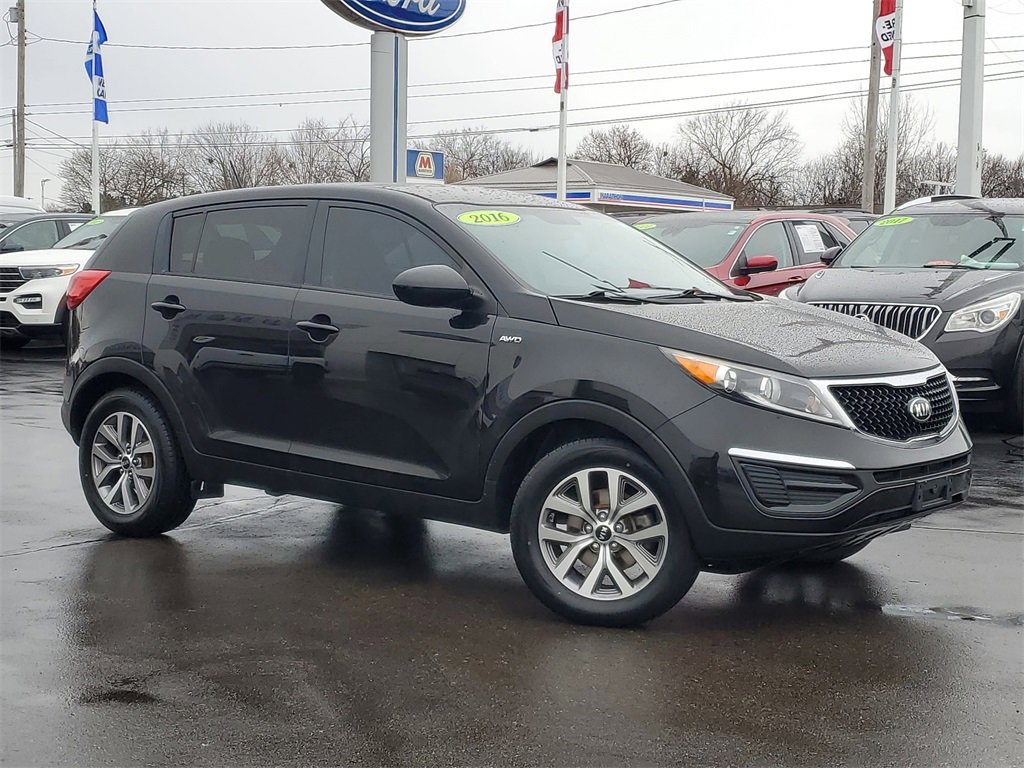 Used 2016 Kia Sportage LX image 2