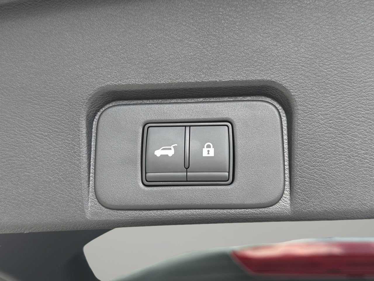 Used 2026 Nissan Rogue SV FWD image 9