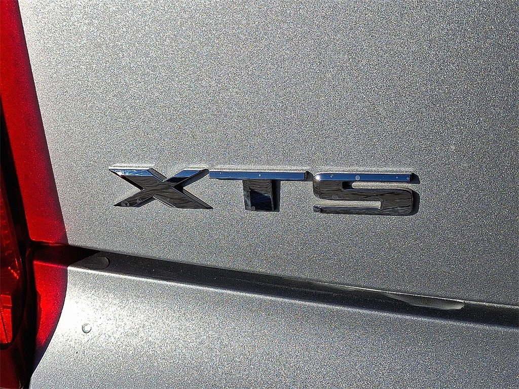 Used 2015 Cadillac XTS Luxury w/ Driver Awareness Package image 31