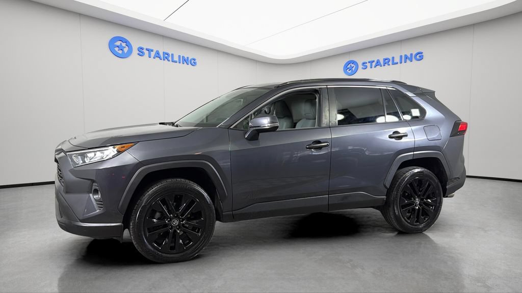 Used 2020 Toyota RAV4 XLE Premium FWD image 3