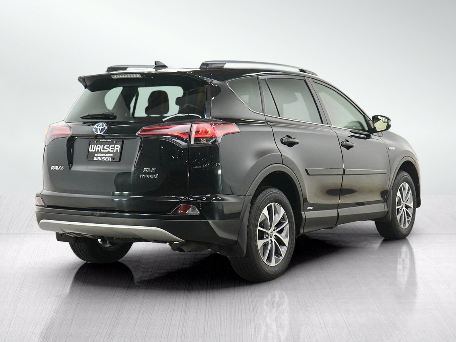 Used 2017 Toyota RAV4 XLE w/ Protection Package AWD/4WD image 5