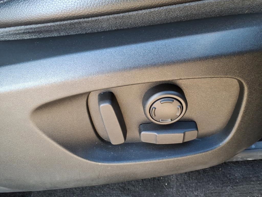 Used 2017 Land Rover Discovery Sport HSE image 6