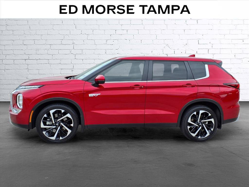 Used 2025 Mitsubishi Outlander 4WD Plug-In Hybrid image 2