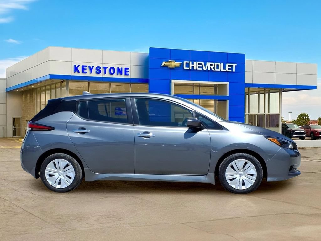 Used 2025 Nissan Leaf S FWD image 8
