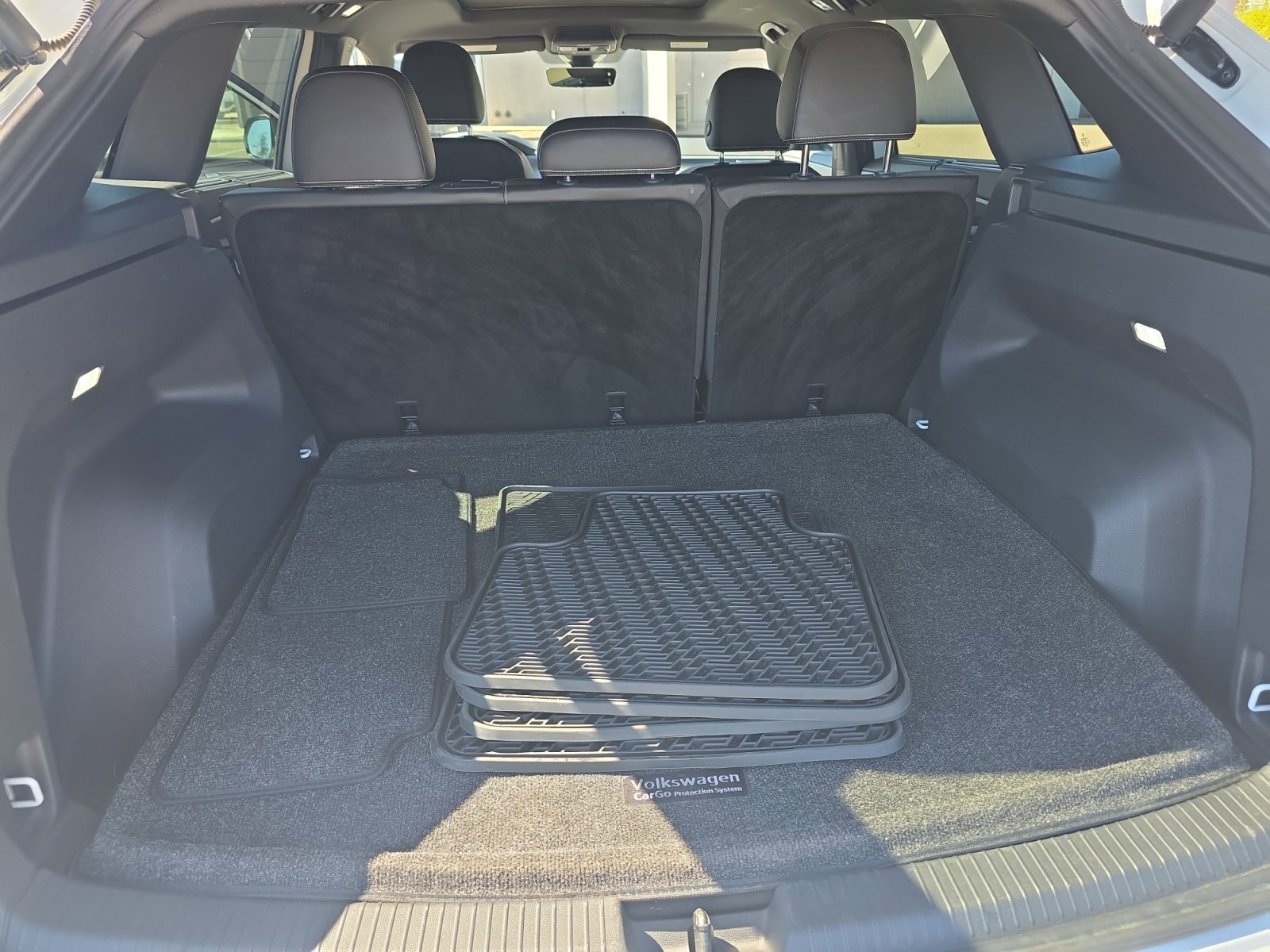 Used 2024 Volkswagen Atlas Cross Sport SE image 34