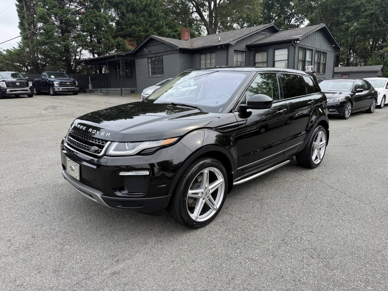 Used 2017 Land Rover Range Rover Evoque SE Premium AWD/4WD image 2