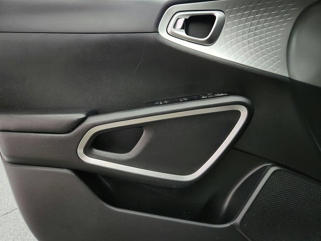 Used 2023 Kia Soul S FWD image 23
