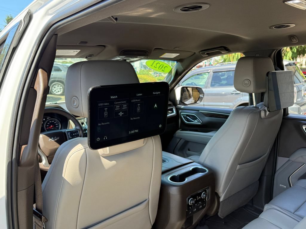 Used 2021 Chevrolet Tahoe Z71 w/ Luxury Package AWD/4WD image 27