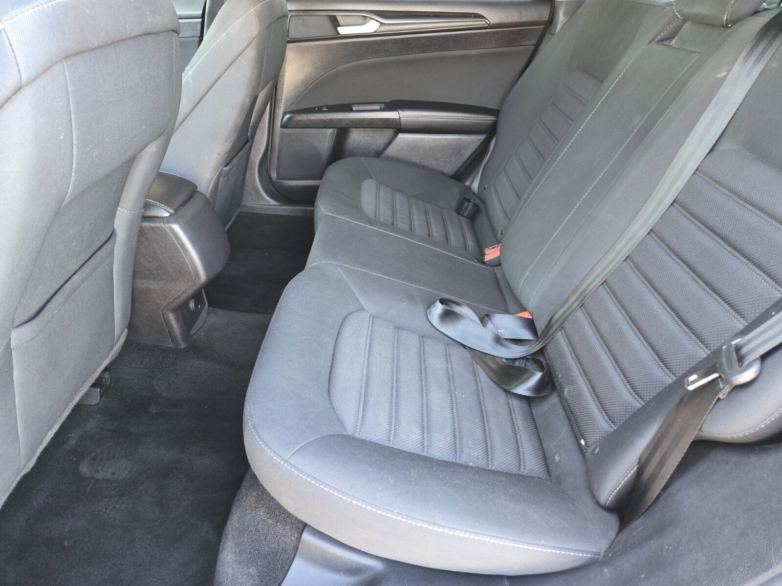 Used 2018 Ford Fusion S w/ Equipment Group 101A FWD image 9