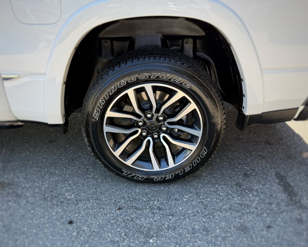 Used 2026 RAM 1500 Limited AWD/4WD image 16