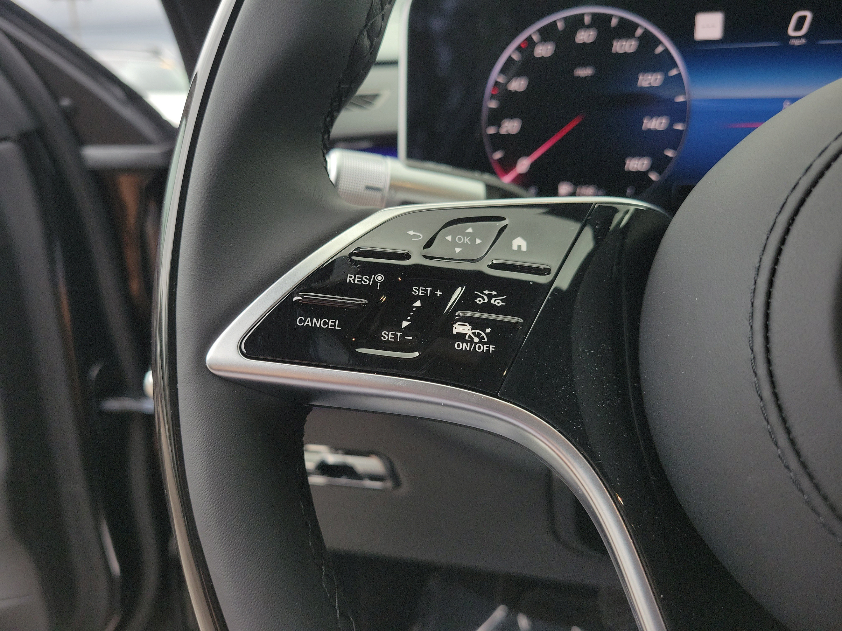 New 2026 Mercedes-Benz S 580e 4MATIC Sedan image 23