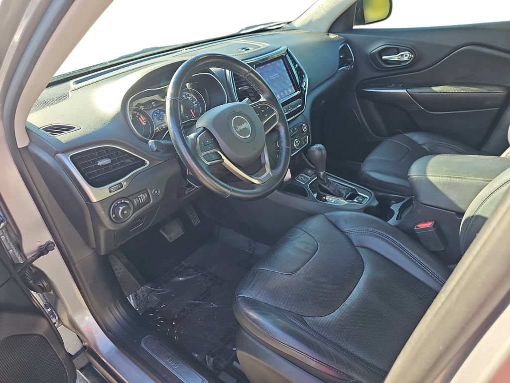 Used 2020 Jeep Cherokee Limited FWD image 16