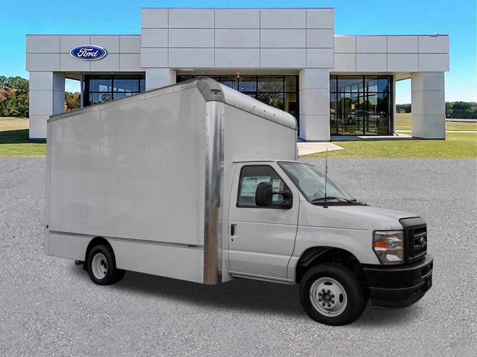 Certified 2024 Ford E-450 and Econoline 450 Super Duty w/ Driver's Safety Package image 2