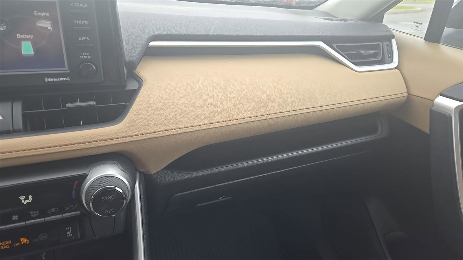 Used 2022 Toyota RAV4 XLE w/ Convenience Package image 27