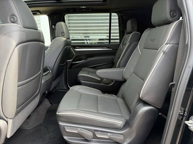 Certified 2025 Cadillac Escalade ESV Premium Luxury w/ Touring Package AWD/4WD image 15
