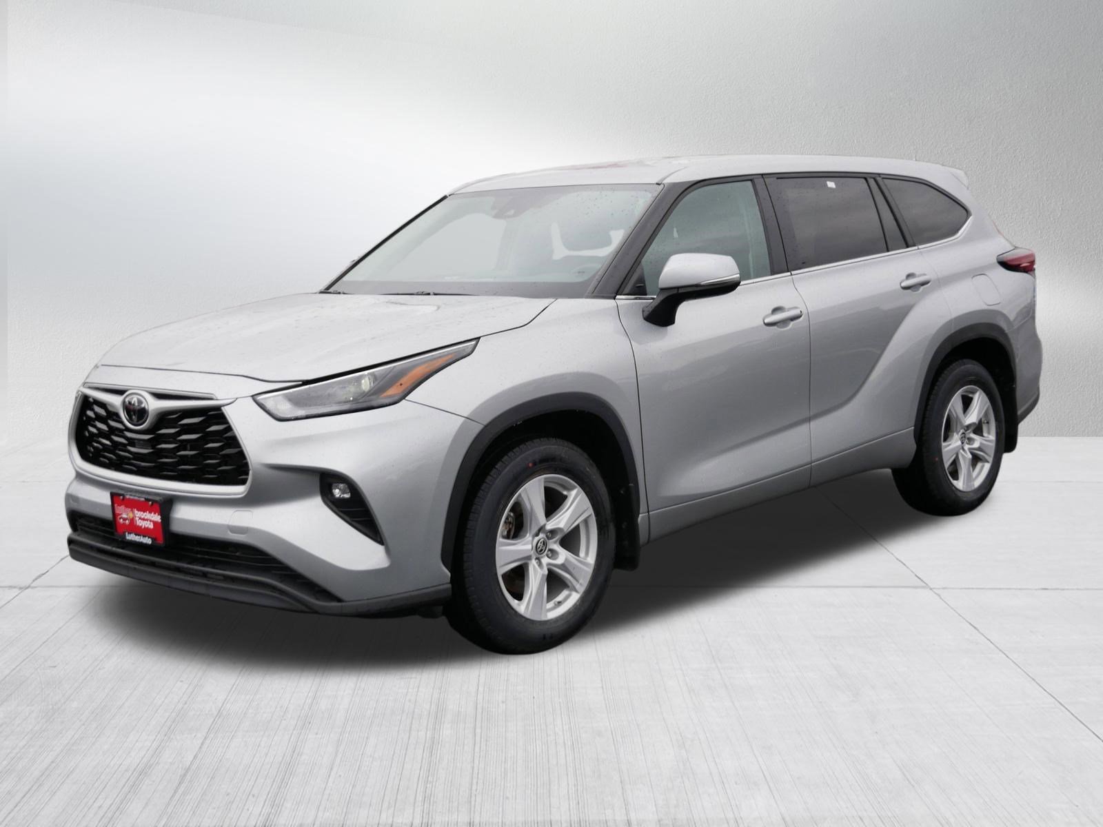 Certified 2024 Toyota Highlander LE AWD/4WD image 3