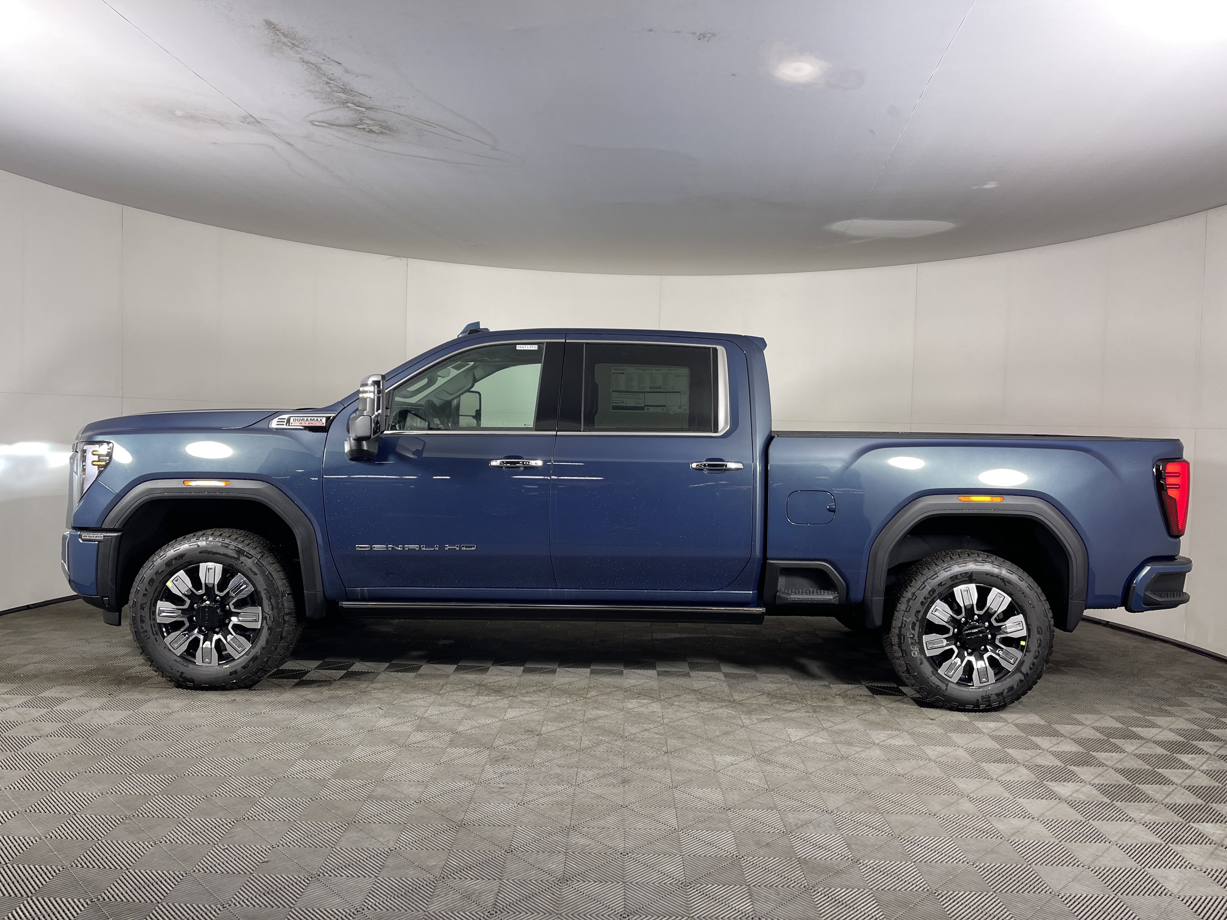 New 2026 GMC Sierra 2500 Denali w/ Denali Reserve Package image 3
