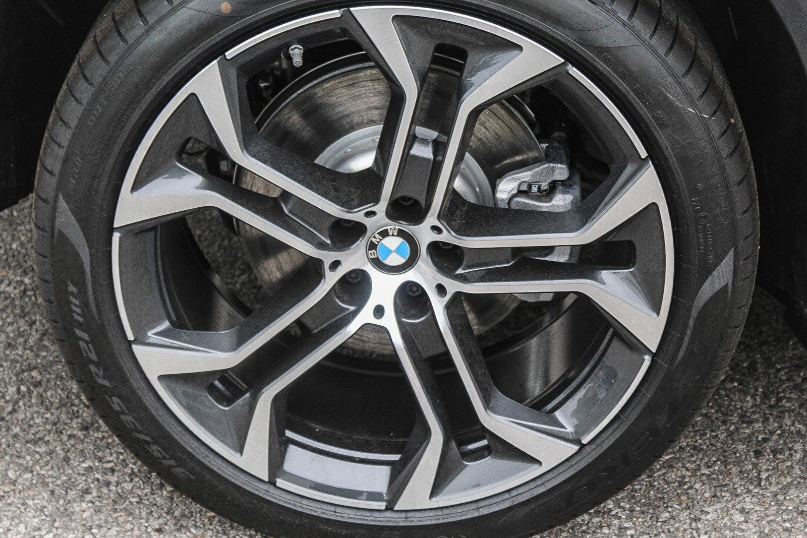 New 2026 BMW X5 xDrive40i w/ Premium Package image 11