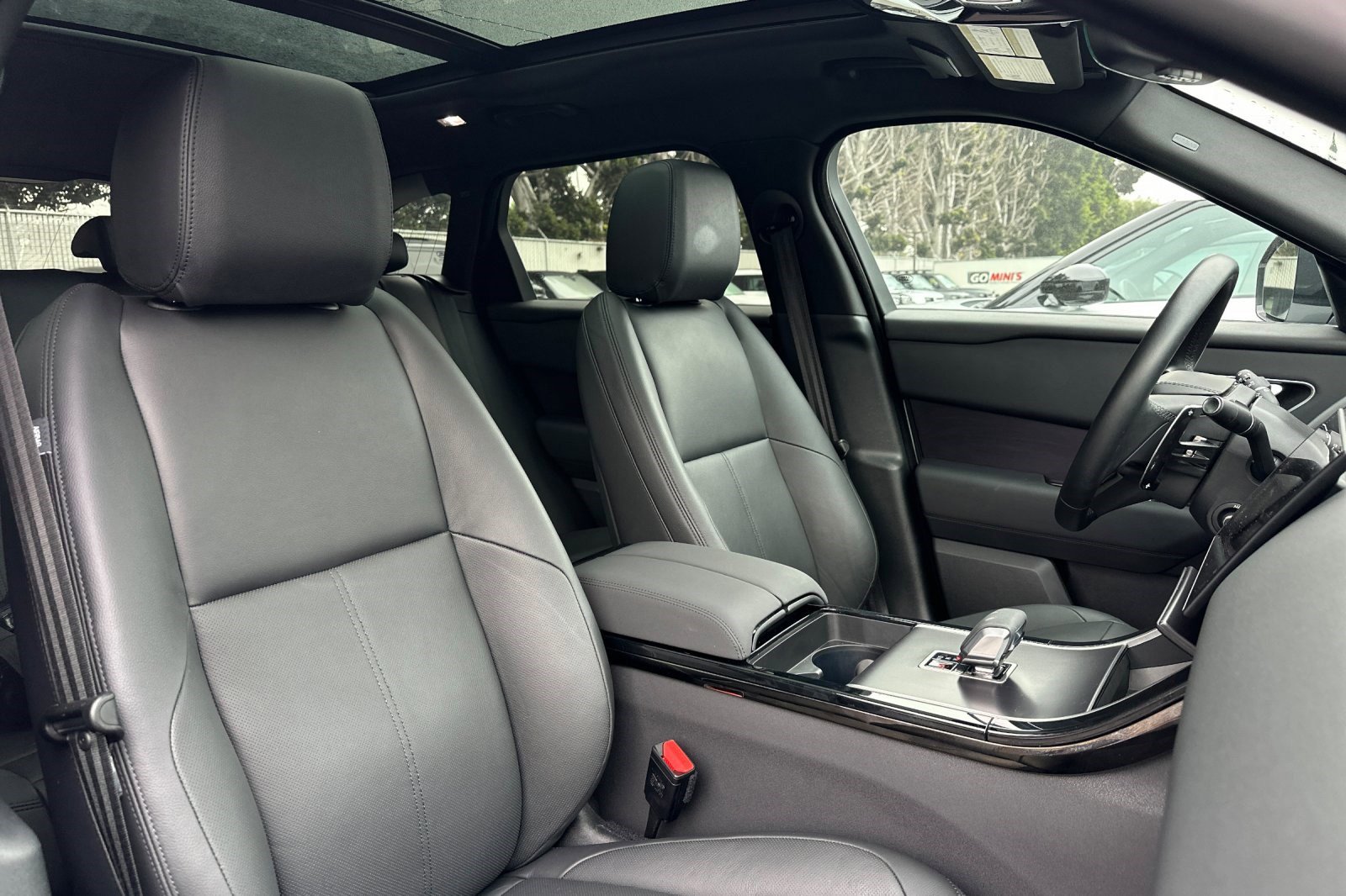 Used 2026 Land Rover Range Rover Velar Dynamic SE image 31