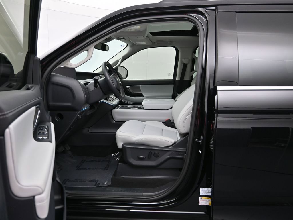 New 2026 Ford Expedition Platinum w/ Driver's Package AWD/4WD image 22