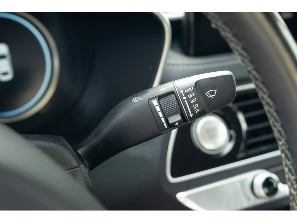 Used 2023 Genesis G70 2.0T image 20