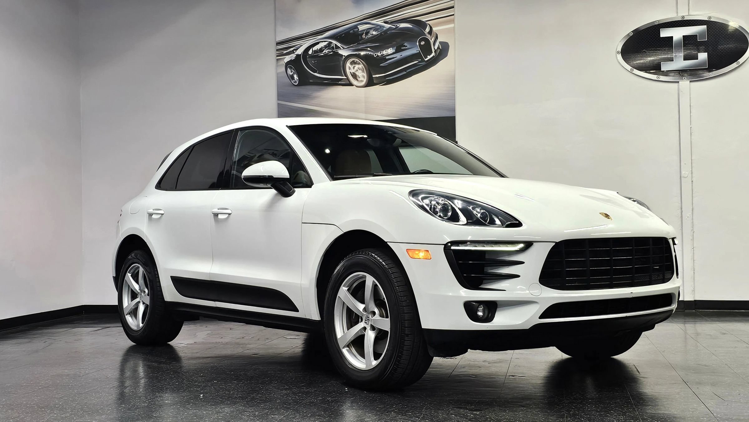 Used 2018 Porsche Macan Sport Edition AWD/4WD image 3