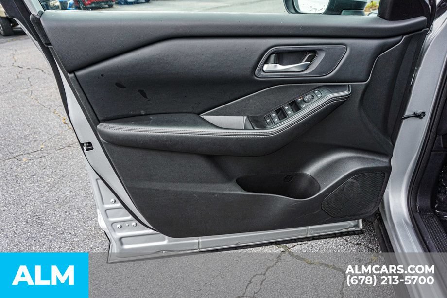 Used 2024 Nissan Rogue SV FWD image 45