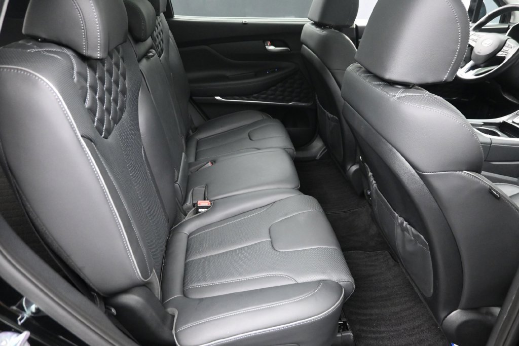 Used 2021 Hyundai Santa Fe Limited AWD/4WD image 10