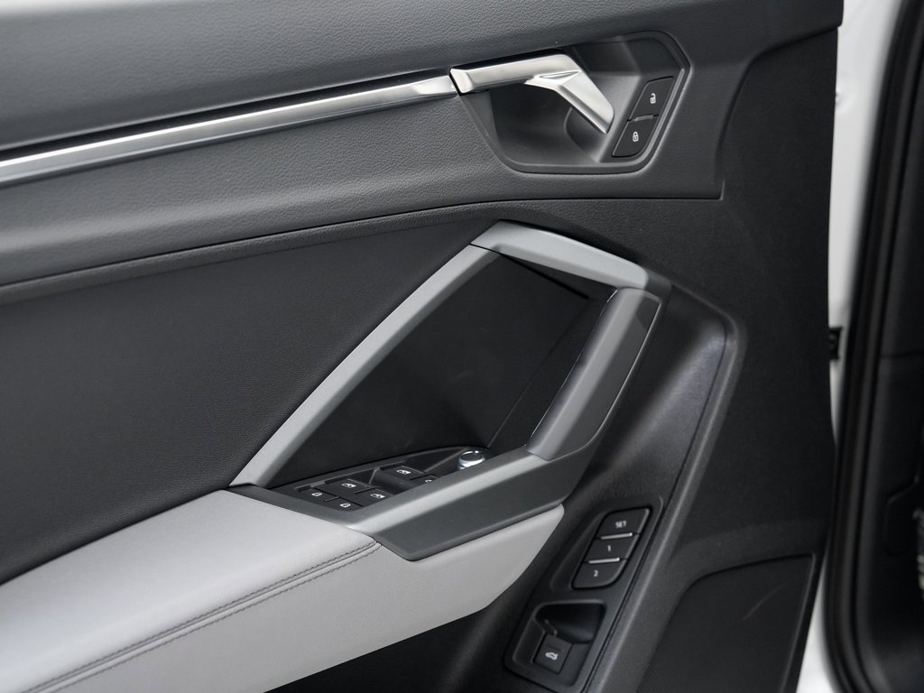 New 2025 Audi Q3 2.0T Premium image 8