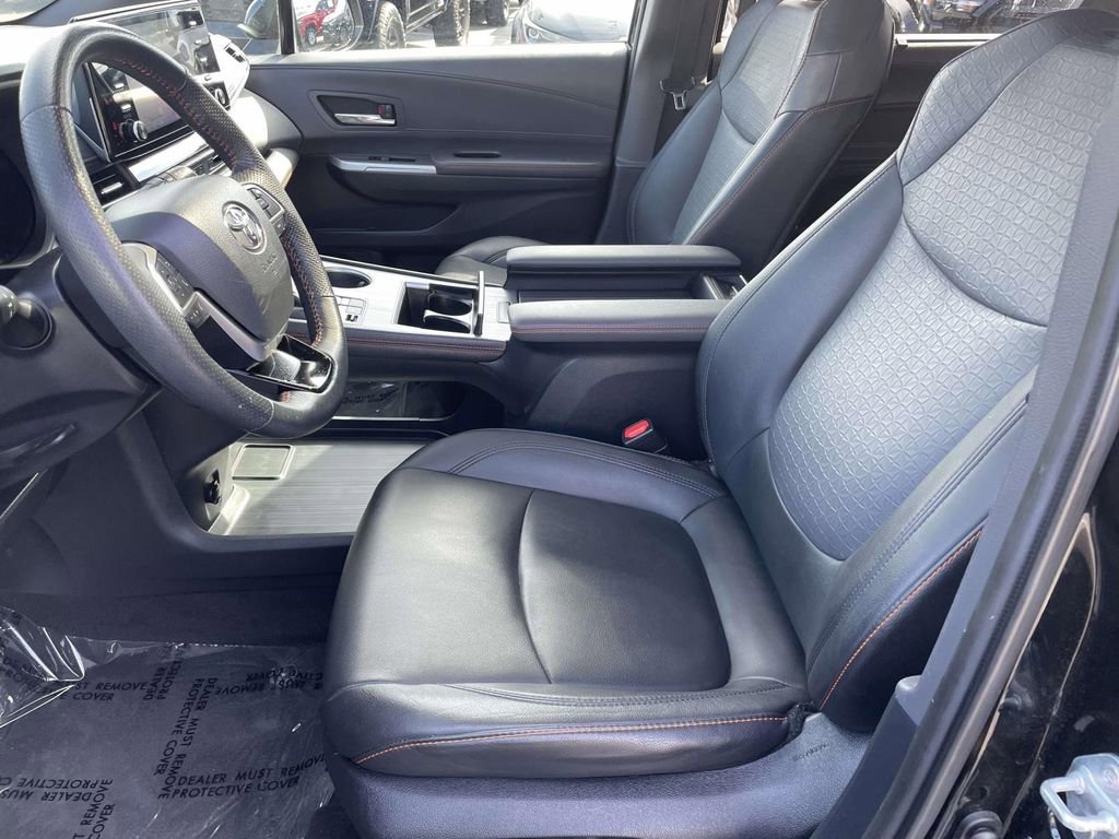 Used 2021 Toyota Sienna XSE image 28