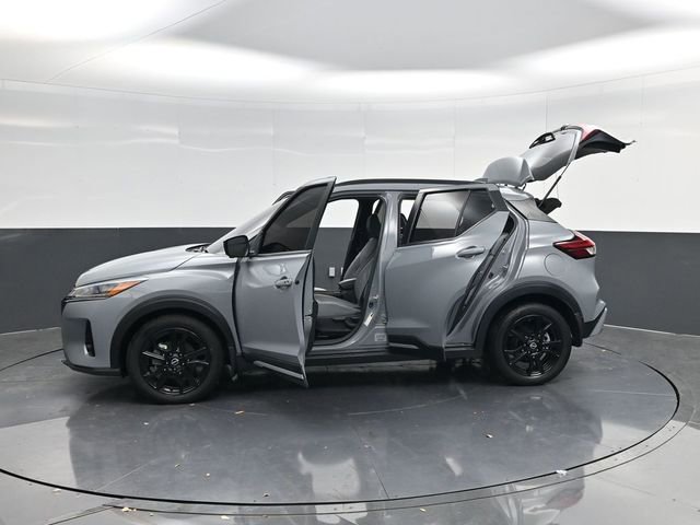 Used 2023 Nissan Kicks SR w/ SR Premium Package image 57