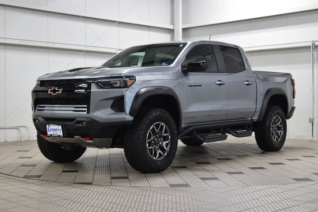 New 2026 Chevrolet Colorado ZR2 w/ Technology Package AWD/4WD image 3