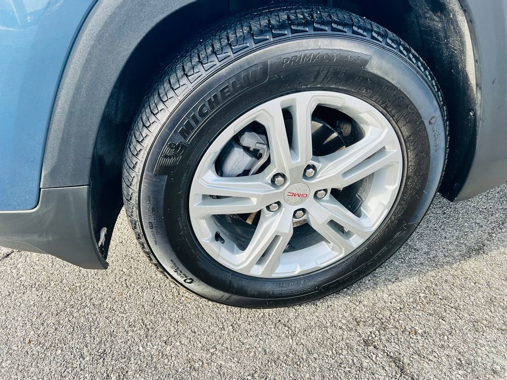 Used 2024 GMC Terrain SLE w/ Driver Convenience Package image 14