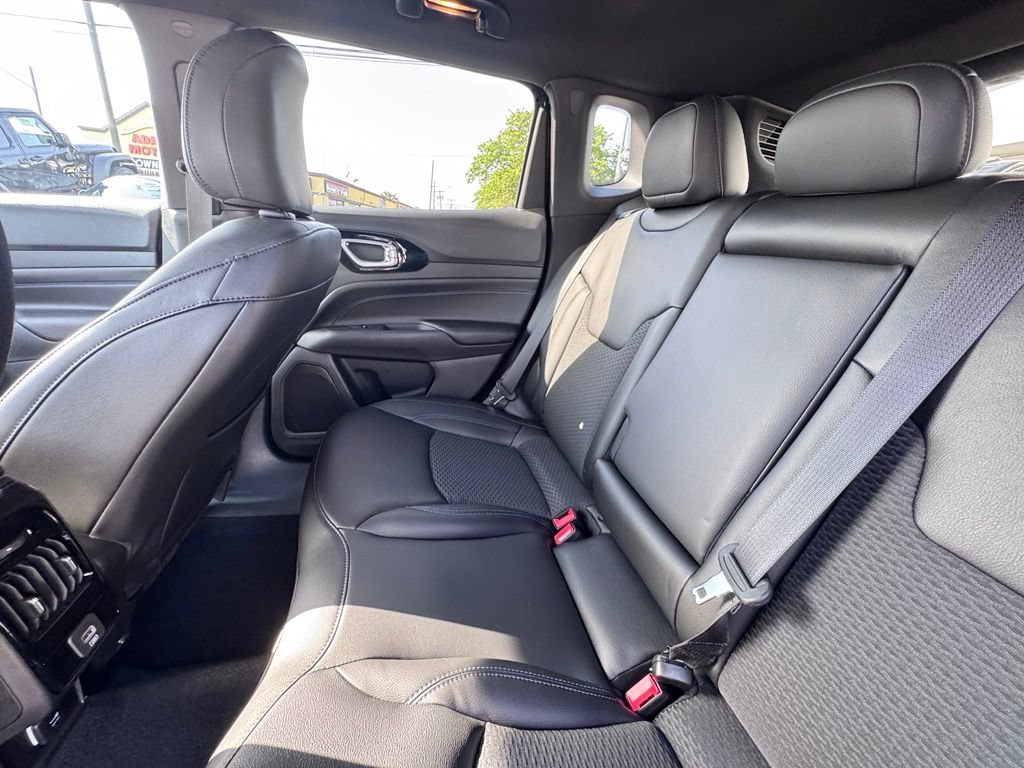 New 2026 Jeep Compass Latitude AWD/4WD image 16