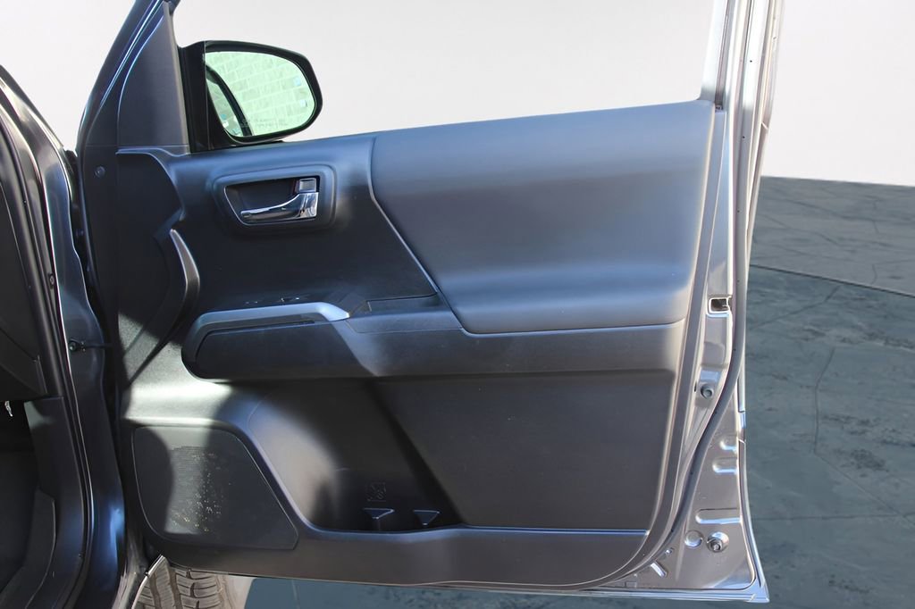 Used 2019 Toyota Tacoma TRD Sport image 28