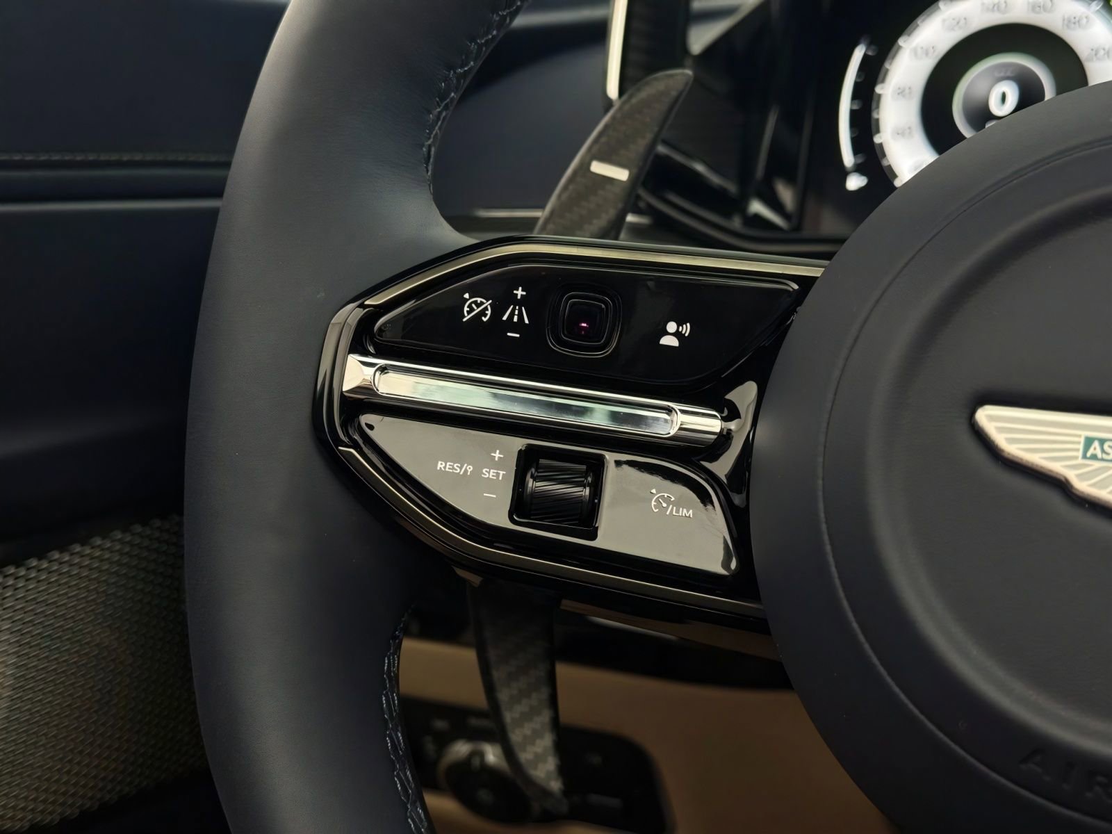 New 2026 Aston Martin V8 Vantage Coupe RWD image 32