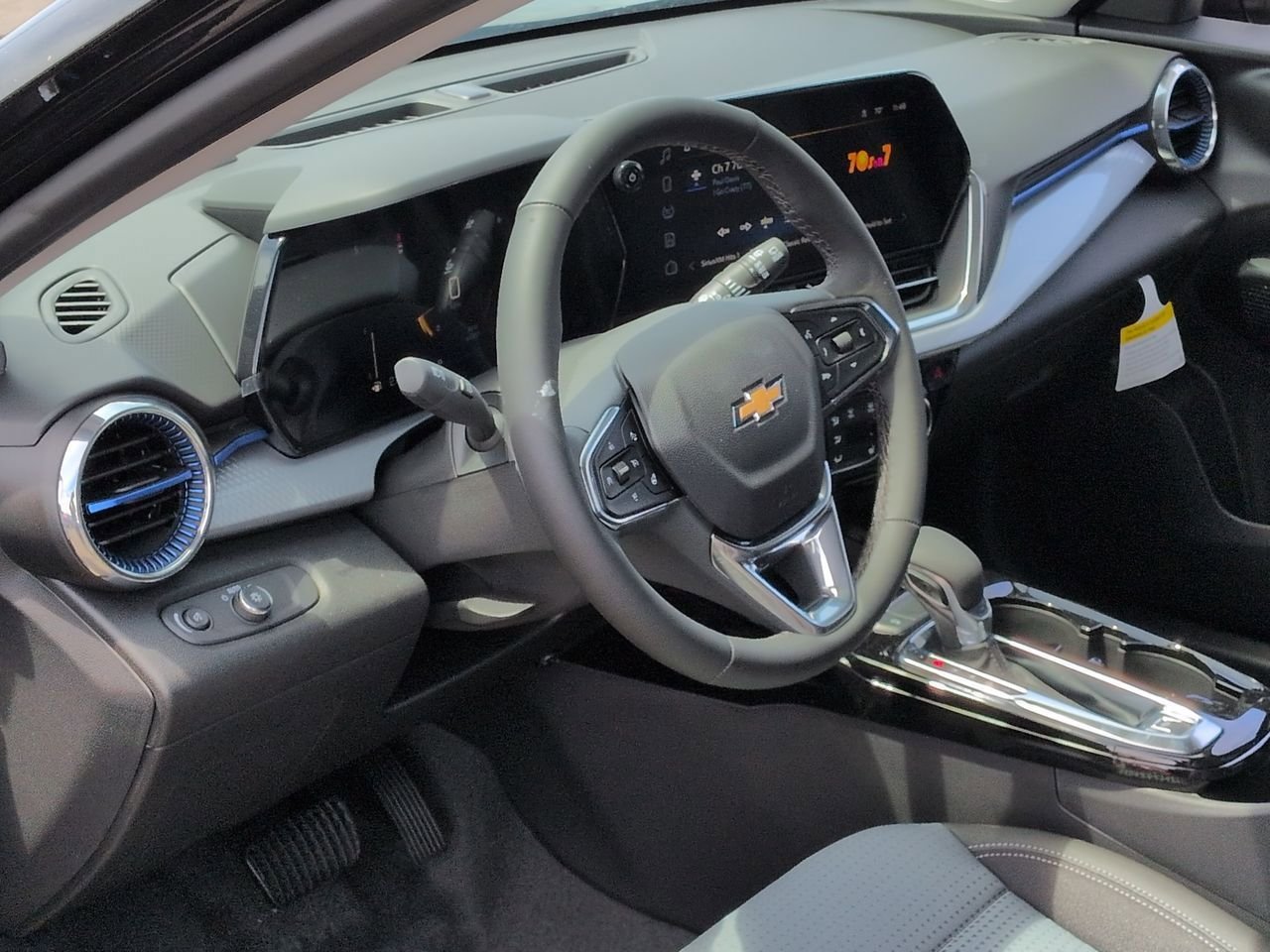 New 2026 Chevrolet Trax LT w/ Driver Confidence Package FWD image 10