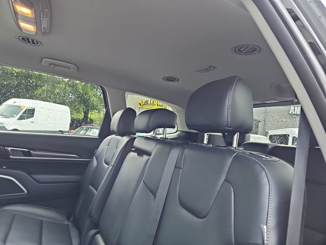 Used 2023 Kia Telluride LX AWD/4WD image 16