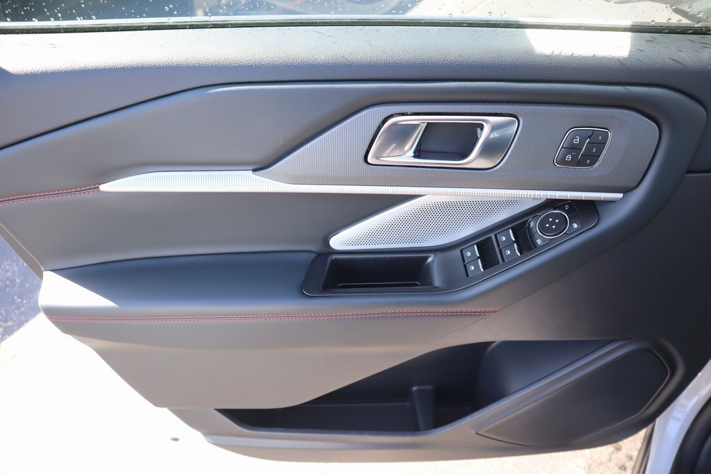 New 2026 Ford Explorer ST w/ Sun And Sound Package image 18
