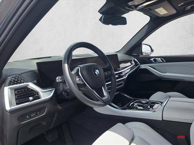 Used 2025 BMW X5 sDrive40i w/ Premium Package RWD image 9